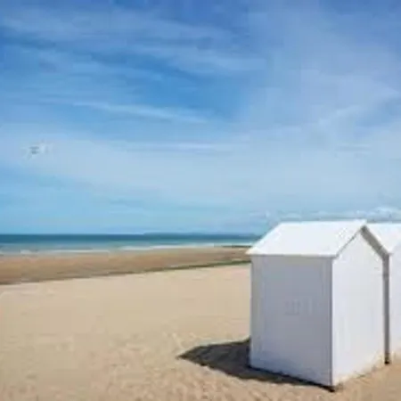 Appartement En Front De à Face Au Casino, 2p équipé Avec Parking Privatif - Fr-1-712-14 Villers-sur-Mer
