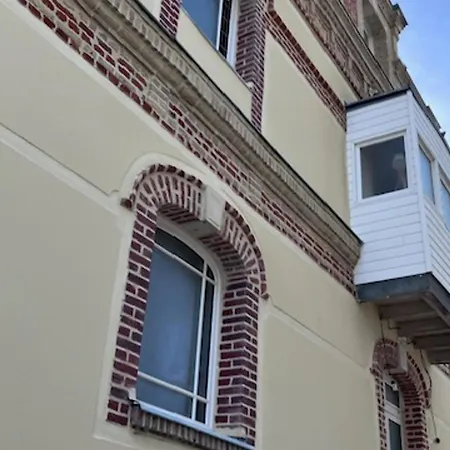 Apartment En Front De A Face Au Casino, 2p Equipe Avec Parking Privatif - Fr-1-712-14