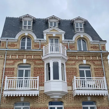 En Front De A Face Au Casino, 2p Equipe Avec Parking Privatif - Fr-1-712-14 Apartment