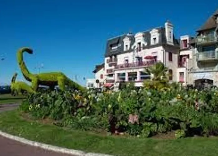 En Front De à Face Au Casino, 2p équipé Avec Parking Privatif - Fr-1-712-14 Appartement *