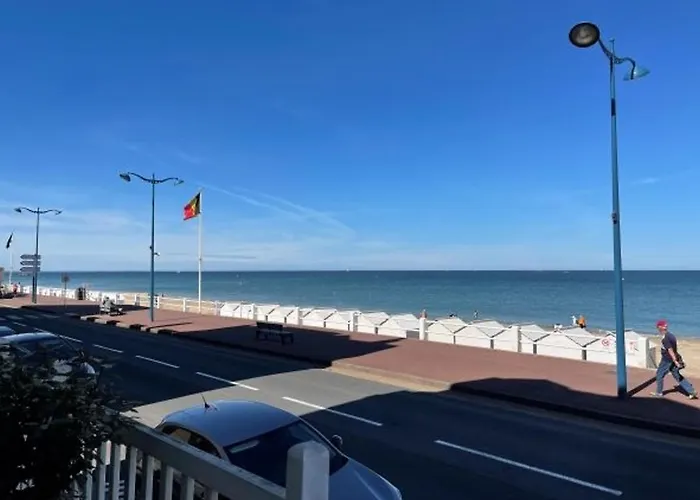 Appartement En Front De à Face Au Casino, 2p équipé Avec Parking Privatif - Fr-1-712-14