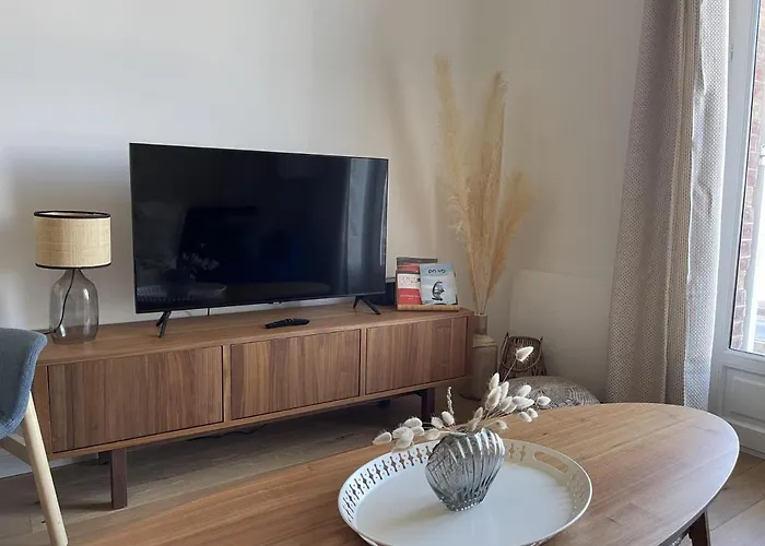 En Front De à Face Au Casino, 2p équipé Avec Parking Privatif - Fr-1-712-14 * Villers-sur-Mer