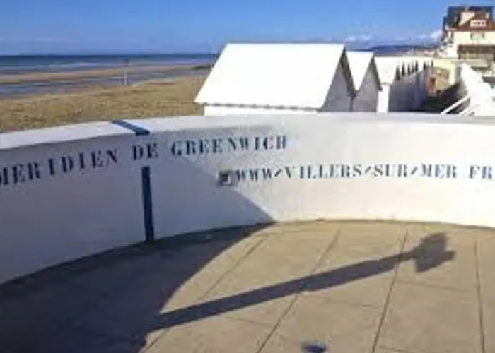 En Front De à Face Au Casino, 2p équipé Avec Parking Privatif - Fr-1-712-14 Appartement Villers-sur-Mer